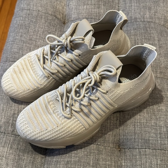 Cushionaire women’s size 9 - Picture 2 of 3